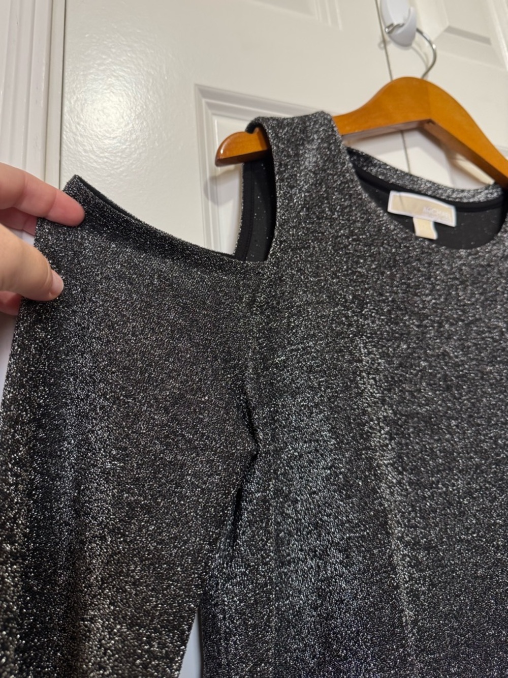 Michael Kors Shimmer Cold Shoulder Top XL Black Silver Long Sleeve - Picture 2 of 10